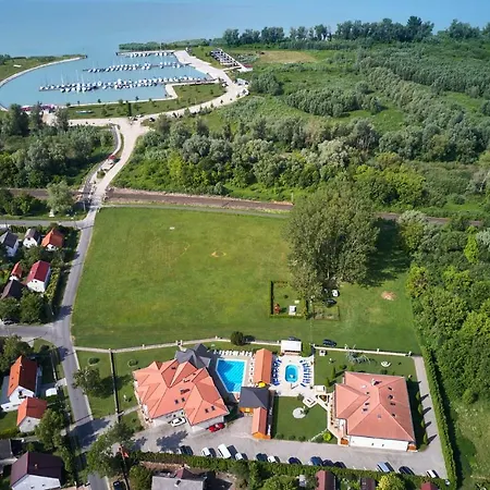 Hotel Plattensee Vonyarcvashegy