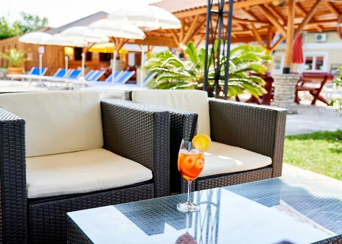 巴拉顿湖别墅酒店 3* 沃尼奥尔茨沃什海吉