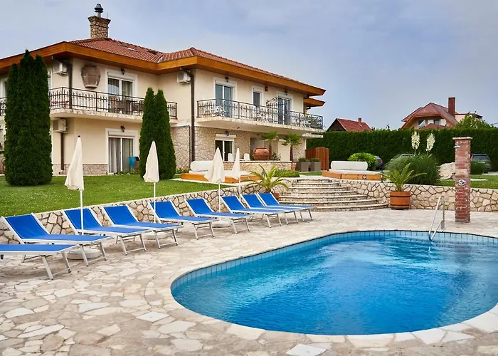 巴拉顿湖别墅酒店 3* 沃尼奥尔茨沃什海吉